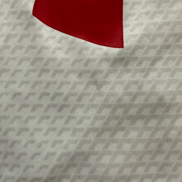 Under Armour Boys Shirt YSM-white and red - Picture 2 of 3